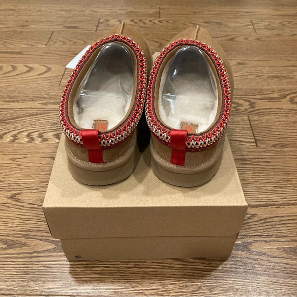 UGG Tazz Platform Slippers Chestnut- Big Kids - Picture 4 of 6